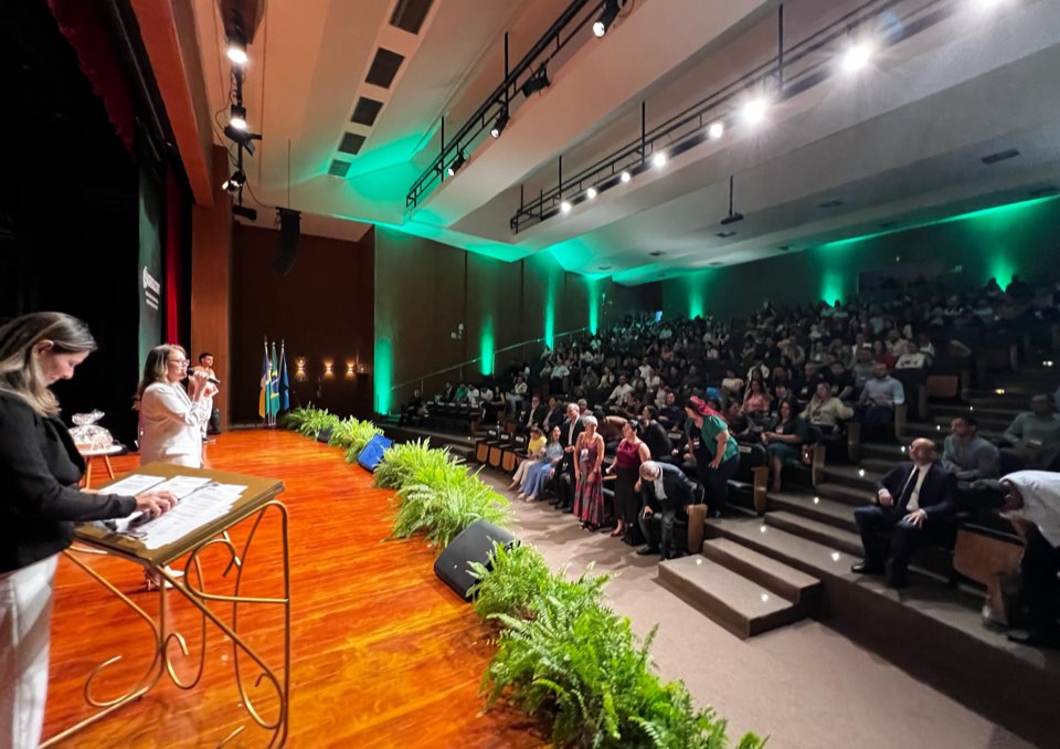 Abertura da 1ª edição, com o auditório cheio
